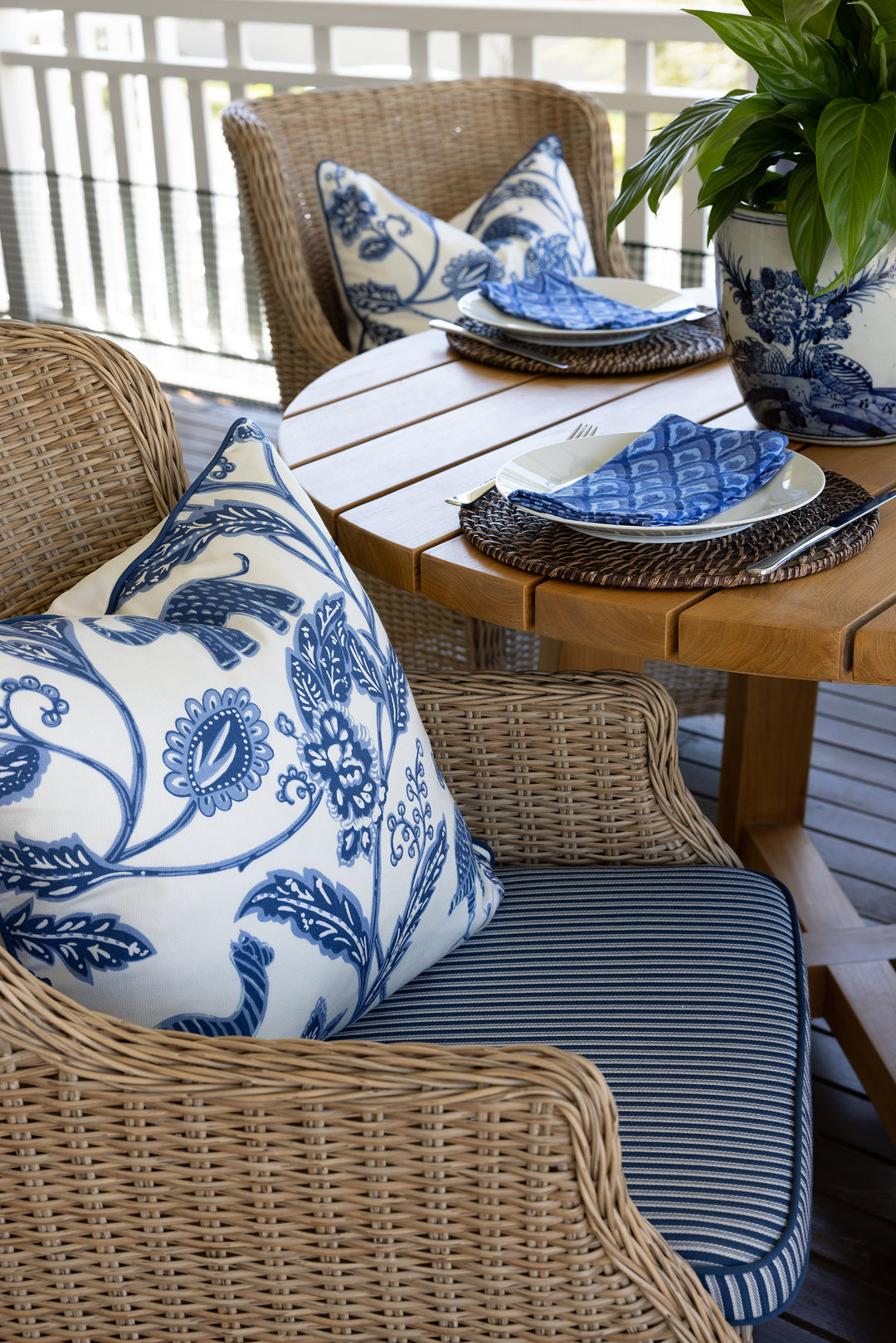 Airlee Outdoor Dining Chair