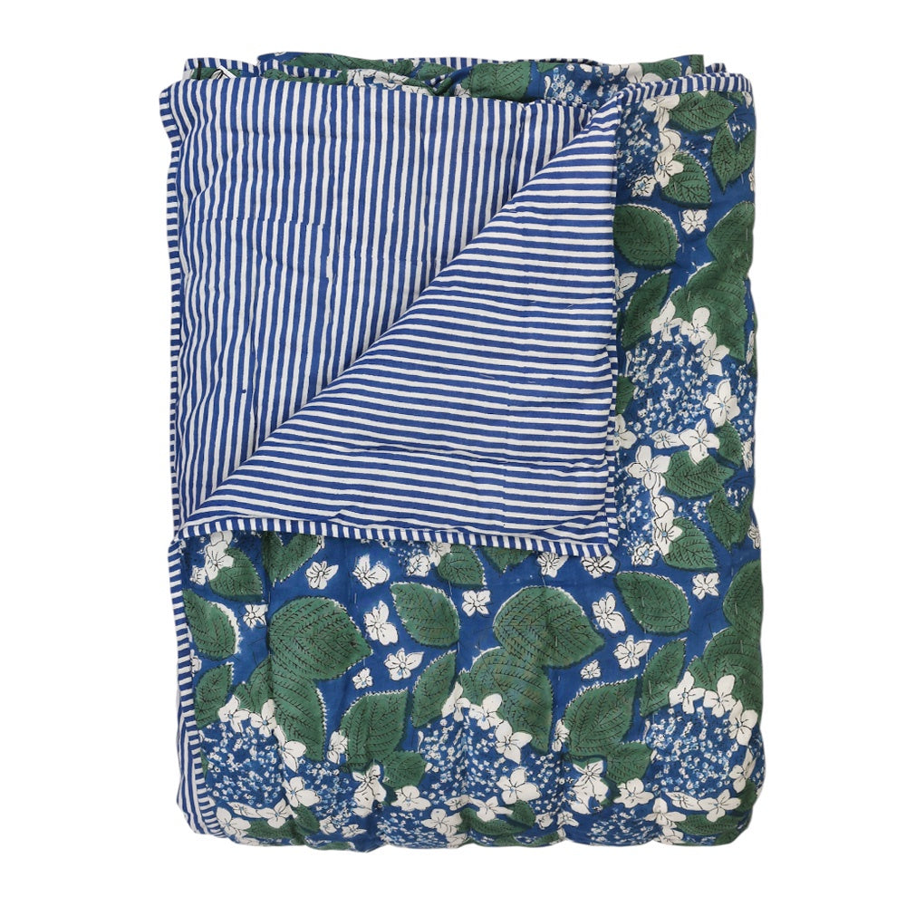 Blue Hydrangea & Stripe Quilt K