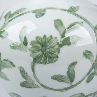 Green Vine Gourd Vase