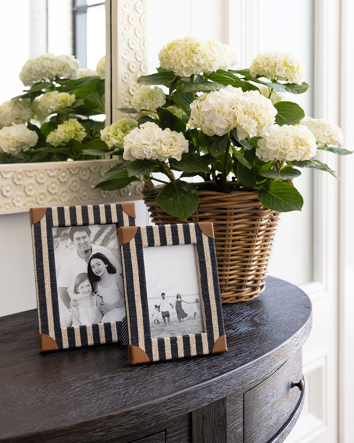 Oliver Navy Stripe Frame