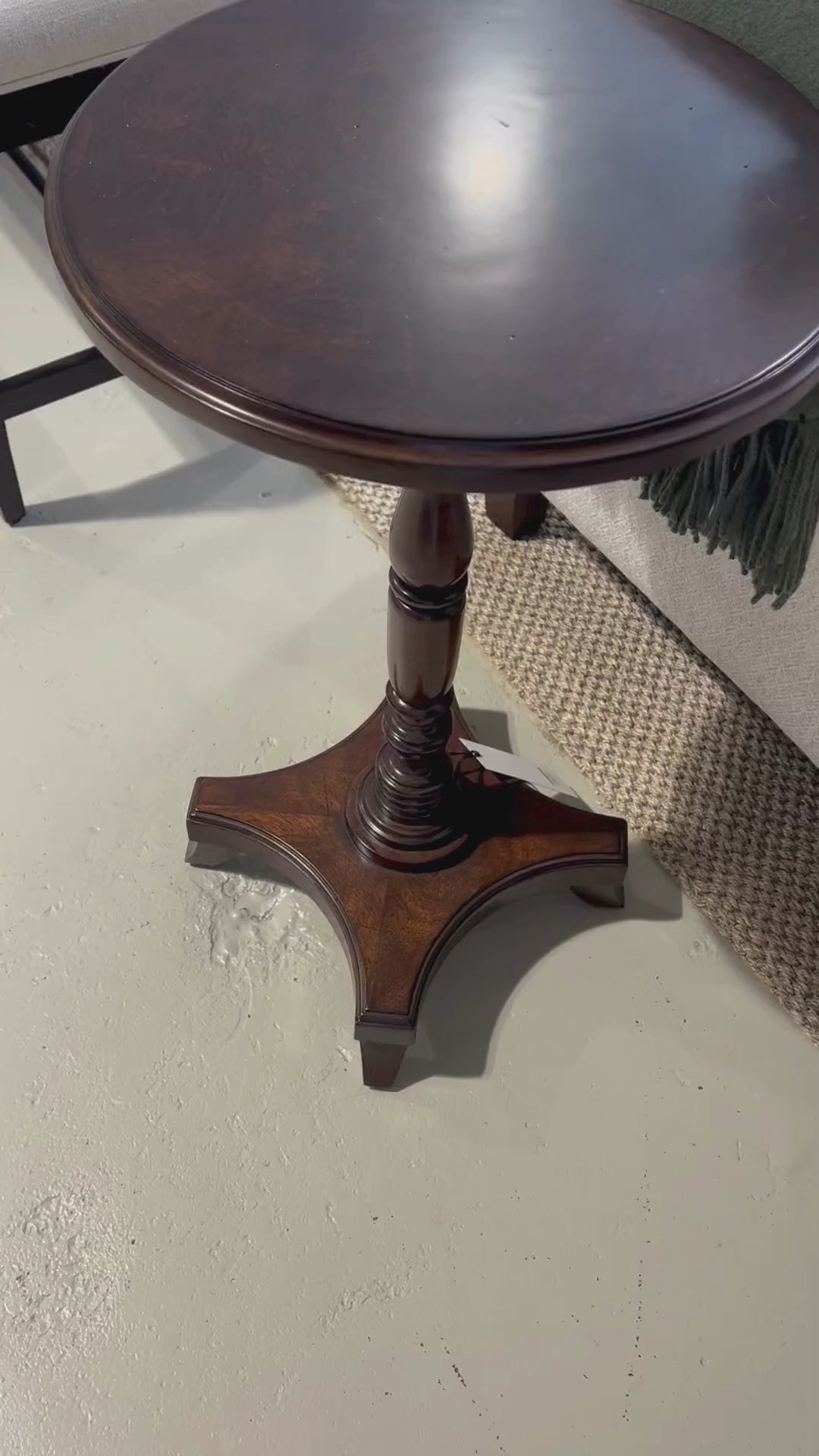 Henry Round Drink Table