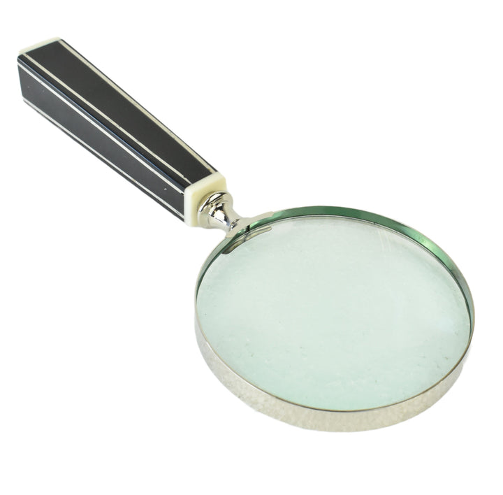 Black White Magnifier
