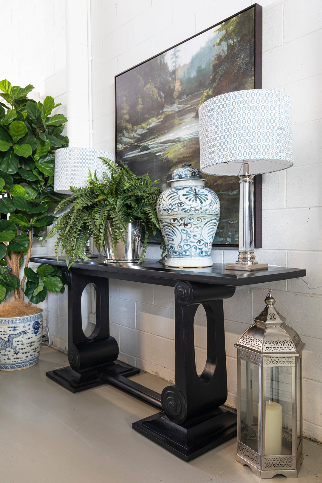 Decorative Curved Base Console